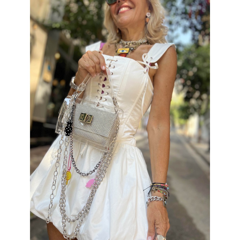 ΤΣΑΝΤΑΚΙ ΔΙΑΦΑΝΟ ΜΕ ΑΣΗΜΙ ΔΙΠΛΗ ΑΛΥΣΙΔΑ ΓΙΑ ΤΟΝ ΩΜΟ, ΜΠΡΕΛΟΚ, ΠΟΡΤΟΦΟΛΑΚΙ ΜΕ ΛΑΧΟΥΡΙΑ & ΘΗΛΑΚΙΑ ΓΙΑ ΝΑ ΜΠΑΙΝΕΙ ΣΤΗΝ ΖΩΝΗ "ALEX KATSAITI X STYLISHIOUS"