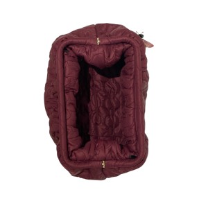 ΤΣΑΝΤΑ ΚΑΠΙΤΟΝΕ, ΧΕΙΡΟΠΟΙΗΤΗ ΣE ΜΠΟΡΝΤΩ KAI ΜΑΥΡΟ ΜΕ ΑΝΟΙΓΜΑ ΑΠΟ ΠΑΝΩ & ΚΑΡΦΙΤΣΑ ΑΠΟΣΠΩΜΕΝΗ 'STYLISHIOUS COLLECTION"