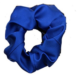 ΛΑΣΤΙΧΟ - SCRUNCHY ΜΠΛΕ ΡΟΥΑ ΣΑΤΕΝ Ή ΠΕΤΡΟΛ ΒΕΛΟΥΔΙΝΟ H ΜΑΥΡΗ ΠΑΓIETΑ ME ΑΣΤΕΡΙΑ  ”ALEX KATSAITI X STYLISHIOUS”.