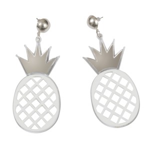 ΣΚΟΥΛΑΡΙΚΙΑ ΑΝΑΝΑΔΕΣ ΤΡΥΠΗΤΑ ΣΕ ΑΣΗΜΙ ΚΑΘΡΕΦΤΗ ΜΕ ΛΕΥΚΟ ΠΛΕΞΙΓΚΛΑΣ "ALEX KATSAITI X STYLISHIOUS”