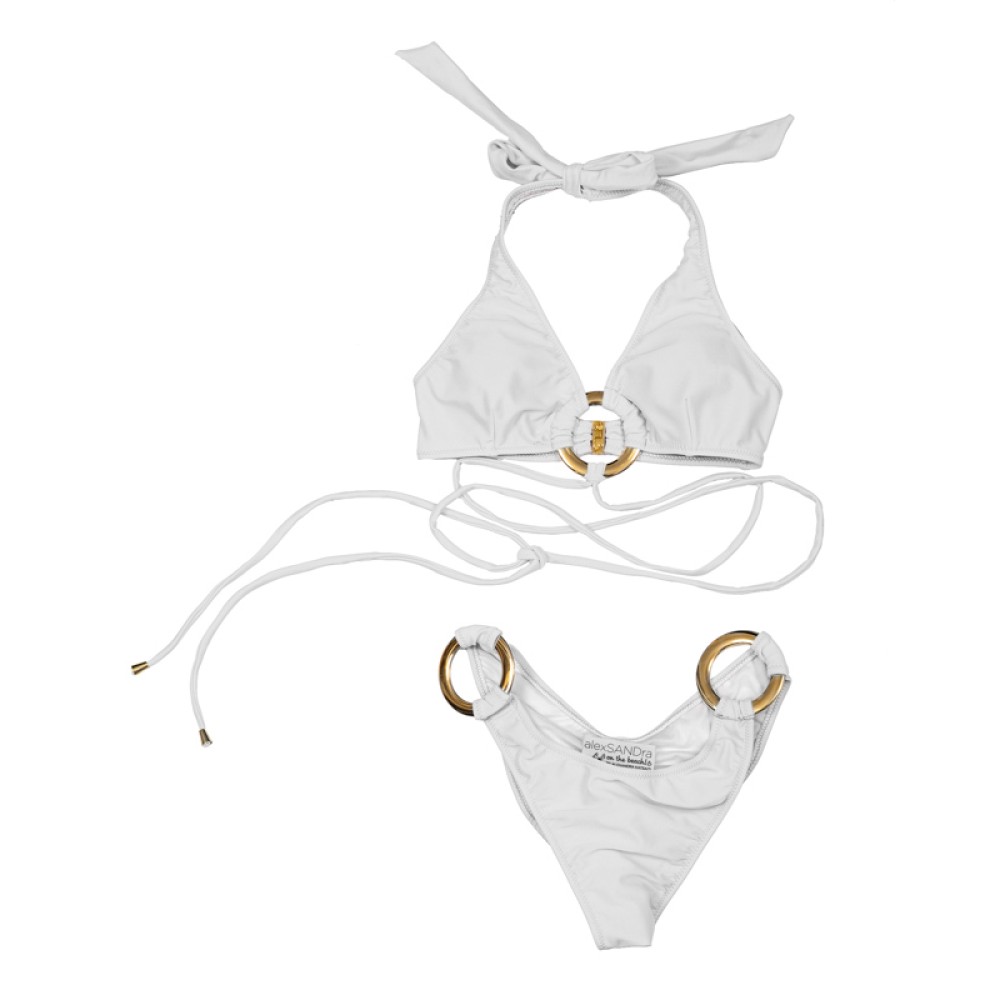 ΜΠΙΚΙΝΙ ΛΕΥΚΟ ΜΕ ΣΤΑΘΕΡΟ ΤΡΙΓΩΝΑΚΙ ΣΟΥΤΙΕΝ & ΧΡΥΣΟΥΣ ΚΡΙΚΟΥΣ "ALEX KATSAITI X STYLISHIOUS"