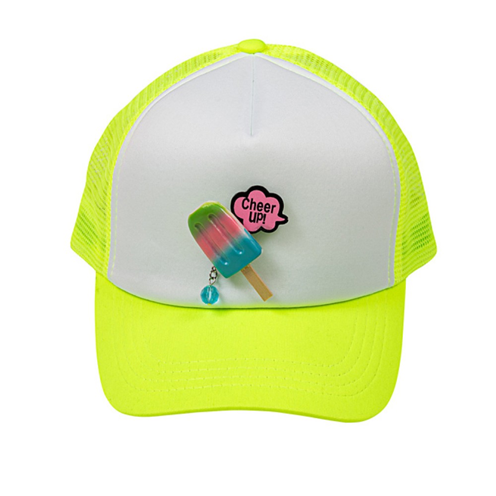 ΚΑΣΚΕΤΟ TYΠΟΥ JOCKEY ΦΛΟΥΟ ΚΙΤΡΙΝΟ ME ΛΕΥΚΟ ΜΕ ΑΠΟΣΠΩΜΕΝΑ ΦΤΕΡΑ ΣΤΟ ΠΛΑΙ & ΚΑΡΦΙΤΣΕΣ  "ALEX KATSAITI X STYLISHIOUS"alexSANDra on the beach"