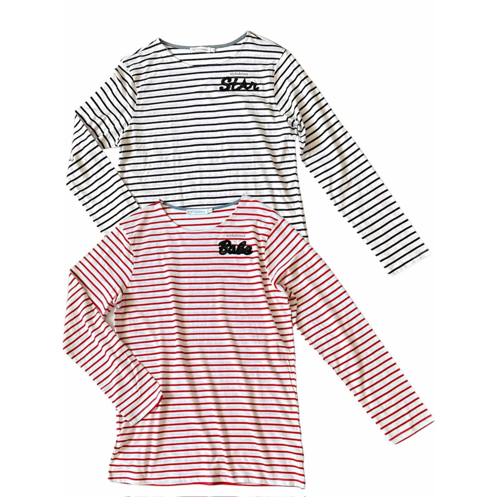 ΜΠΛΟΥΖΑ - ΜΑΡΙΝΙΕΡΑ ΜΕ ΡΙΓΕΣ ΚΟΚΚΙΝΕΣ 'Η ΜΠΛΕ, UNISEX & OVERSIZED ME ΚΕΝΤΗΜΑ ΑΠΟ ΜΑΥΡΕΣ ΠΑΓΙΕΤΕΣ "ALEX KATSAITI X STYLISHIOUS"