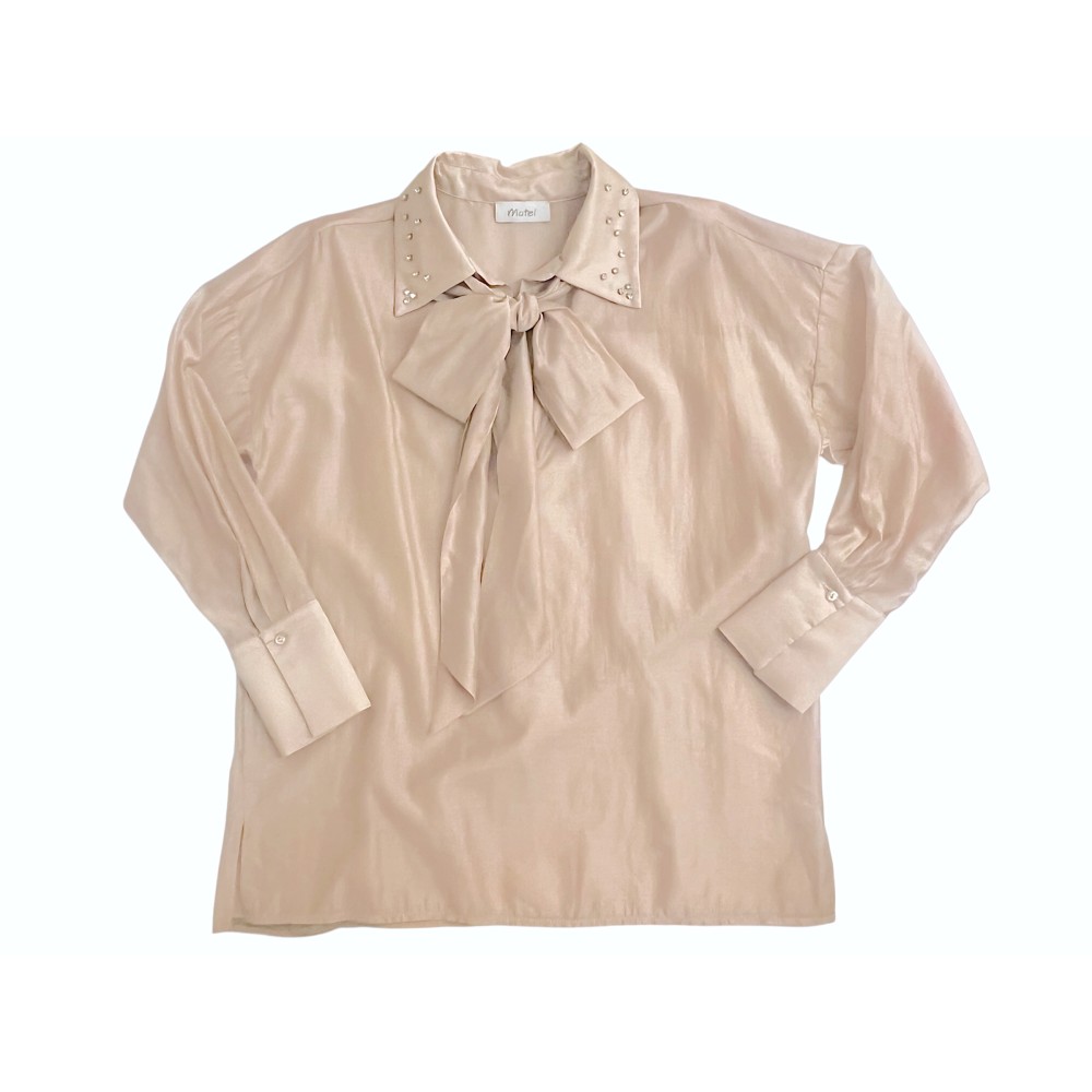 ΜΠΛΟΥΖΑ ΣΕ ΑΠΟΧΡΩΣΗ ΜΠΕΖ ΤΗΣ ΑΜΜΟΥ, ΗΜΙΔΙΑΦΑΝΗ ΜΕ ΔΕΣΙΜΟ ΣΤΟΝ ΛΑΙΜΟ & ΚΡΥΣΤΑΛΛΑ ΣΤΟΝ ΓΙΑΚΑ "STYLISHIOUS COLLECTION"