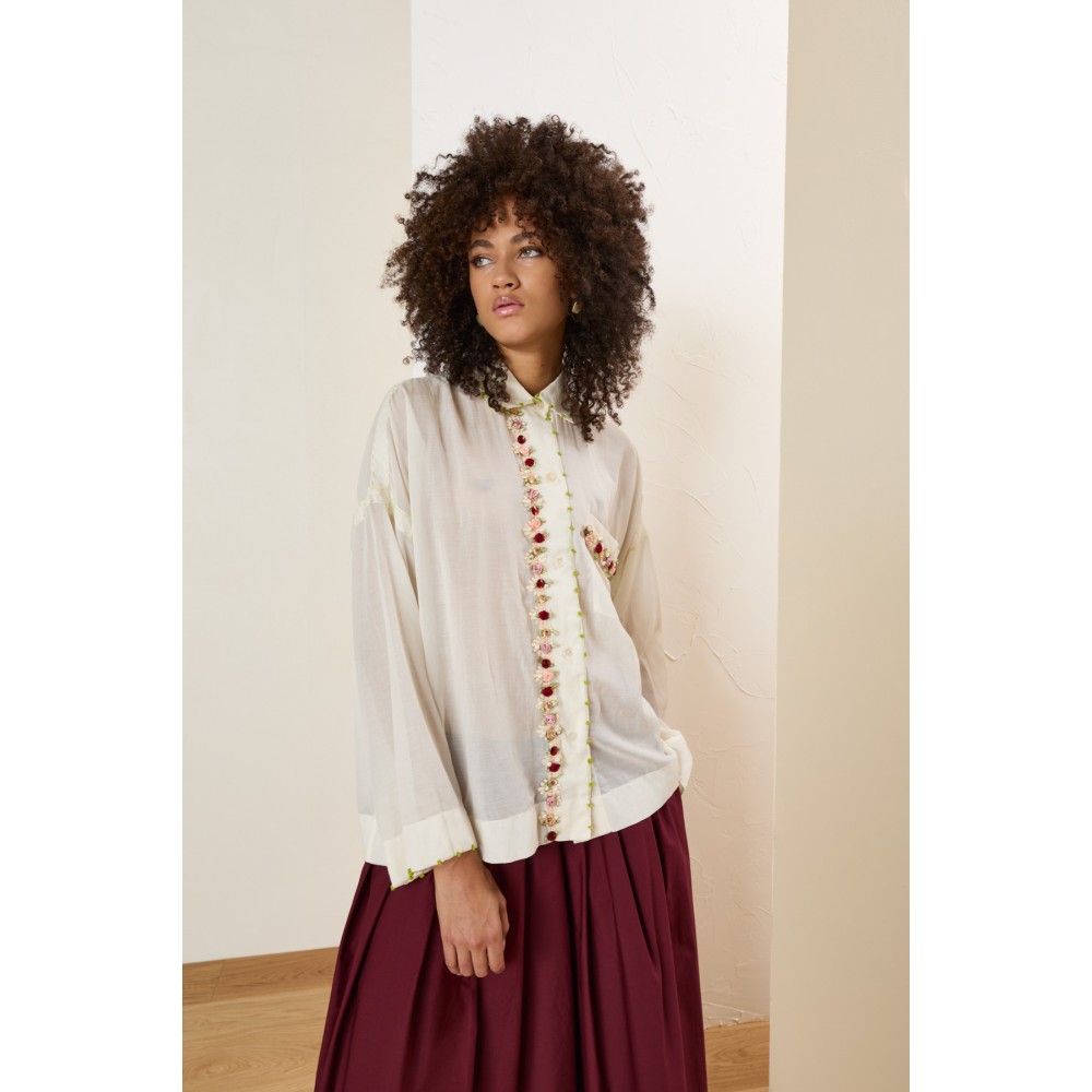 SHIRT IN BUTTER YELLOW, STRAIGHT & LOOSE LINE, SOFT COLLAR, EMBROIDERED WITH ROSES "STYLISHIOUS COLLECTION"