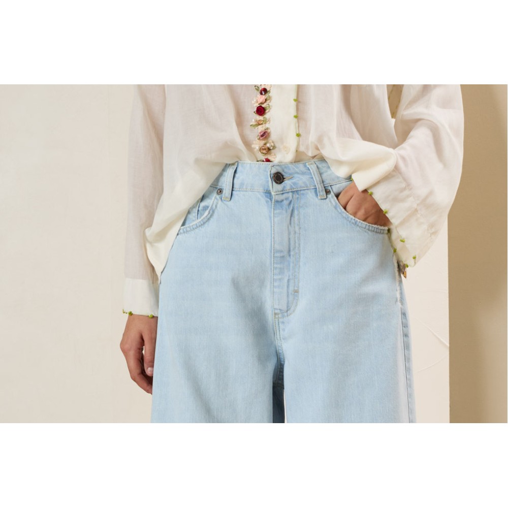 SHIRT IN BUTTER YELLOW, STRAIGHT & LOOSE LINE, SOFT COLLAR, EMBROIDERED WITH ROSES "STYLISHIOUS COLLECTION"