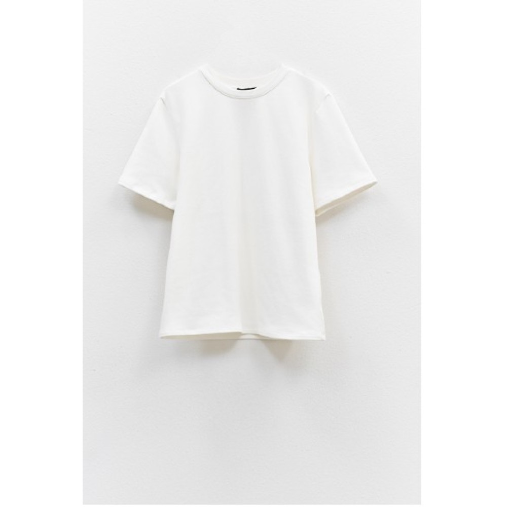 T-SHIRT ΣΕ ΛΕΥΚΟ ΠΟΛΥ ΑΠΑΛΟ, ΒΑΜΒΑΚΕΡΟ ΥΦΑΣΜΑ, ΤΥΠΟΥ ΦΟΥΤΕΡ " STYLISHIOUS COLLECTION "