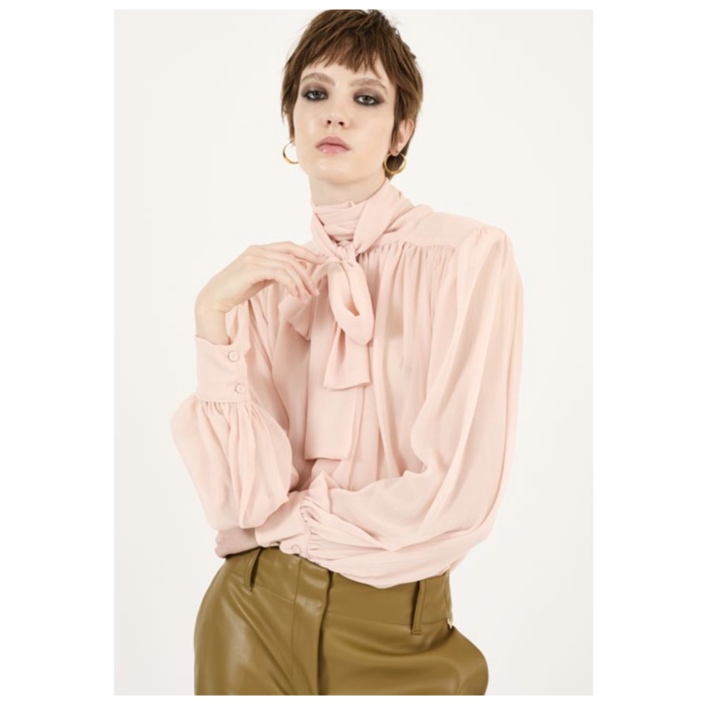 ΜΠΛΟΥΖΑ ΡΟΖ, ΑΠΟ ΗΜΙΔΙΑΦΑΝΟ ΥΦΑΣΜΑ, ΦΑΡΔΙΑ ΜΕ ΣΟΥΡΕΣ ΚΑΙ ΔΕΣΙΜΟ ΜΕ ΦΙΟΓΚΟ  "STYLISHIOUS COLLECTION"