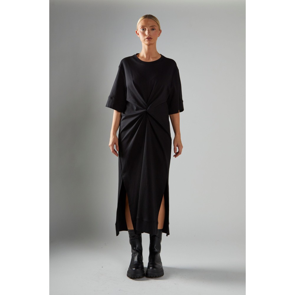 ΦΟΡΕΜΑ ΜΑΥΡΟ, OVERSIZED & ΜΑΚΡΥ ΣΕ ΣΤΥΛ ΜΠΛΟΥΖΟΦΟΡΕΜΑ, ΝΤΡΑΠΕ ΕΜΠΡΟΣ ΜΕ ΑΝΟΙΓΜΑΤΑ ΣΤΟ ΠΛΑΙ "STYLISHIOUS COLLECTION" 