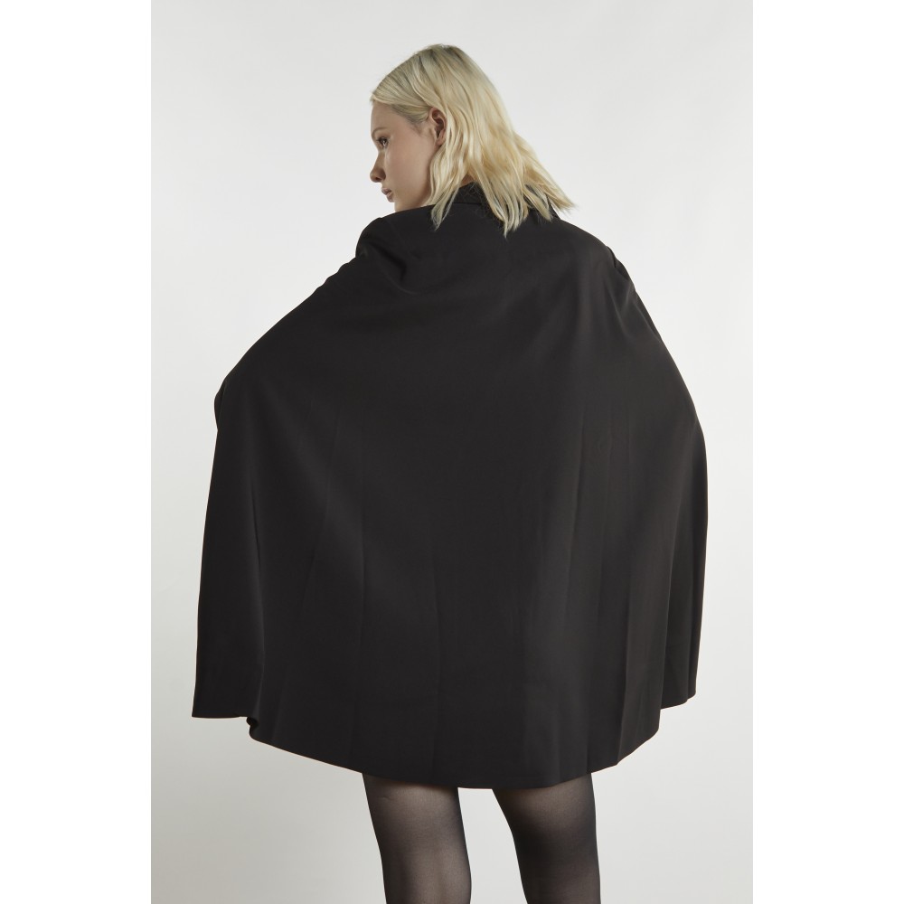 ΦΟΡΕΜΑ - ΣΑΚΑΚΙ ΜΙΝΙ ΜΑΥΡΟ, ΣΤΡΑΥΡΩΤΟ ΣΕ "ΑΛΦΑ" ΓΡΑΜΜΗ ΜΕ ΠΛΑΤΗ - ΚΑΠΑ ”ALEX KATSAITI X STYLISHIOUS"