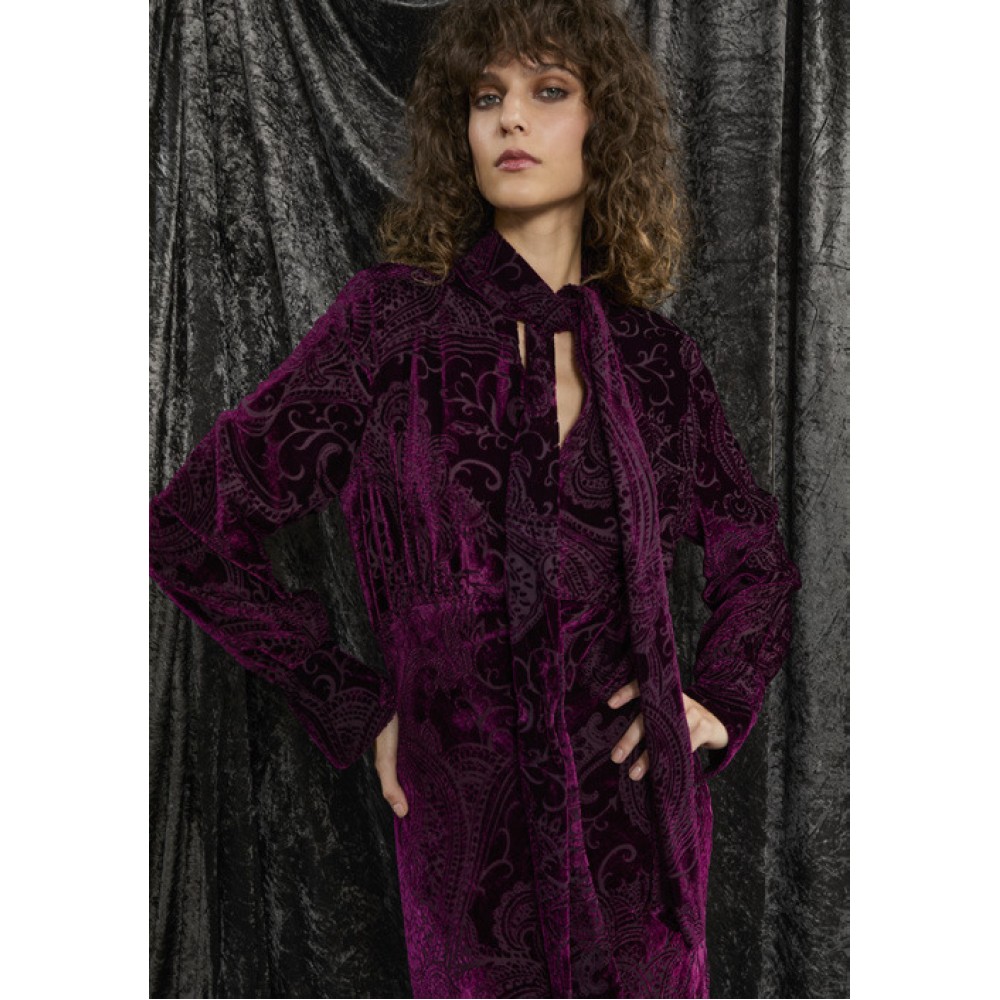 ΦΟΡΕΜΑ ΜΑΚΡΥ ΒΕΛΟΥΔΙΝΟ ΣΕ ΜΠΟΡΝΤΩ - ΔΑΜΑΣΚΗΝΙ ΑΠΟΧΡΩΣΗ ΜΕ ΑΝΑΓΛΥΦΑ ΣΧΕΔΙΑ " STYLISHIOUS COLLECTION"