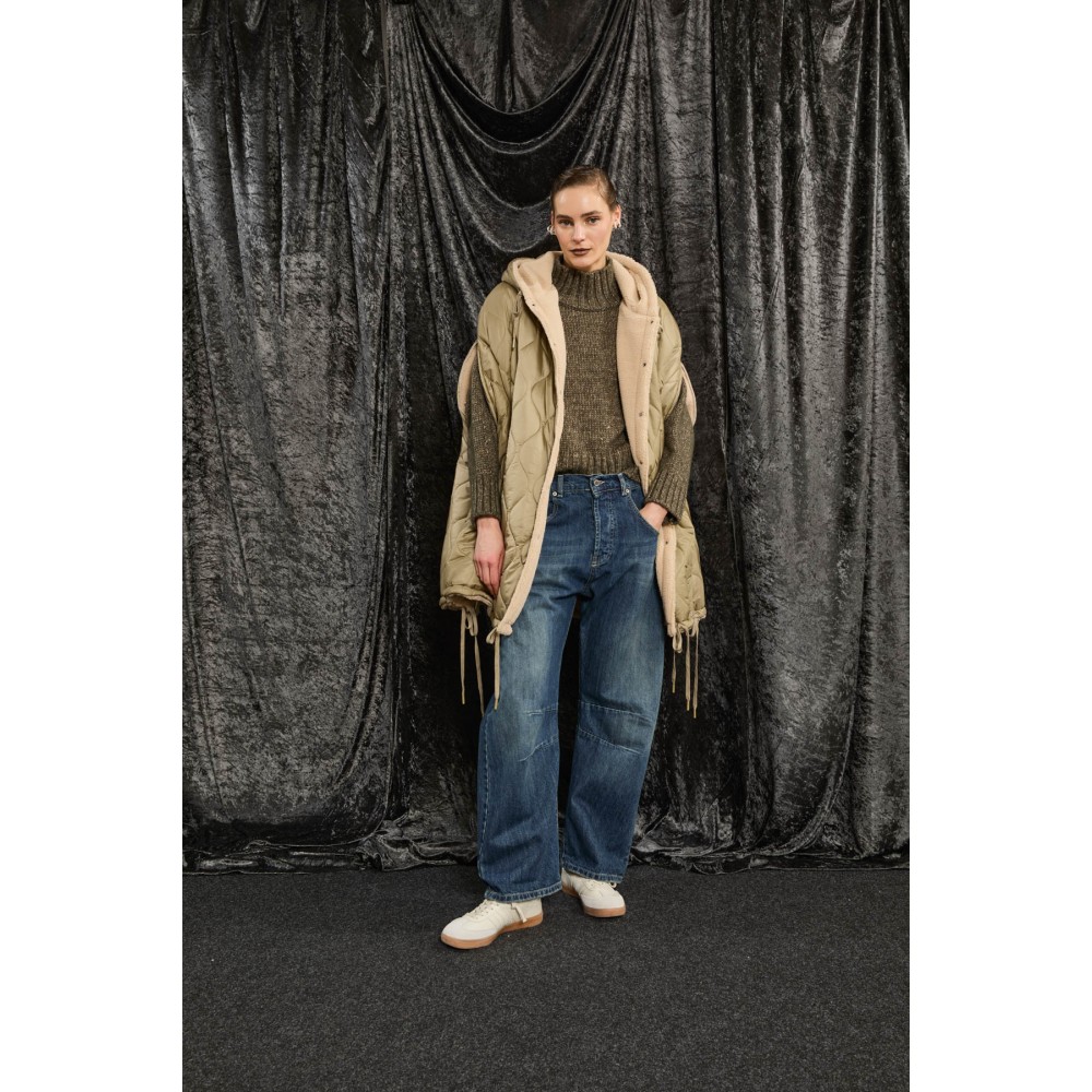 ΤΖΑΚΕΤ ΑΜΑΝΙΚΟ, ΚΑΠΙΤΟΝΕ ΜΕ ΚΟΥΚΟΥΛΑ, ΛΑΔΙ, ΕΛΑΦΡΥ, ΜΕ ΕΠΕΝΔΥΣΗ ΤΥΠΟΥ ΠΡΟΒΑΤΟ ΚΑΙ ΦΕΡΜΟΥΑΡ ΣΤΟ ΠΛΑΙ ΓΙΑ ΝΑ ΑΝΟΙΓΕΙ ΟΛΟΚΛΗΡΟ "STYLISHIOUS COLLECTION"