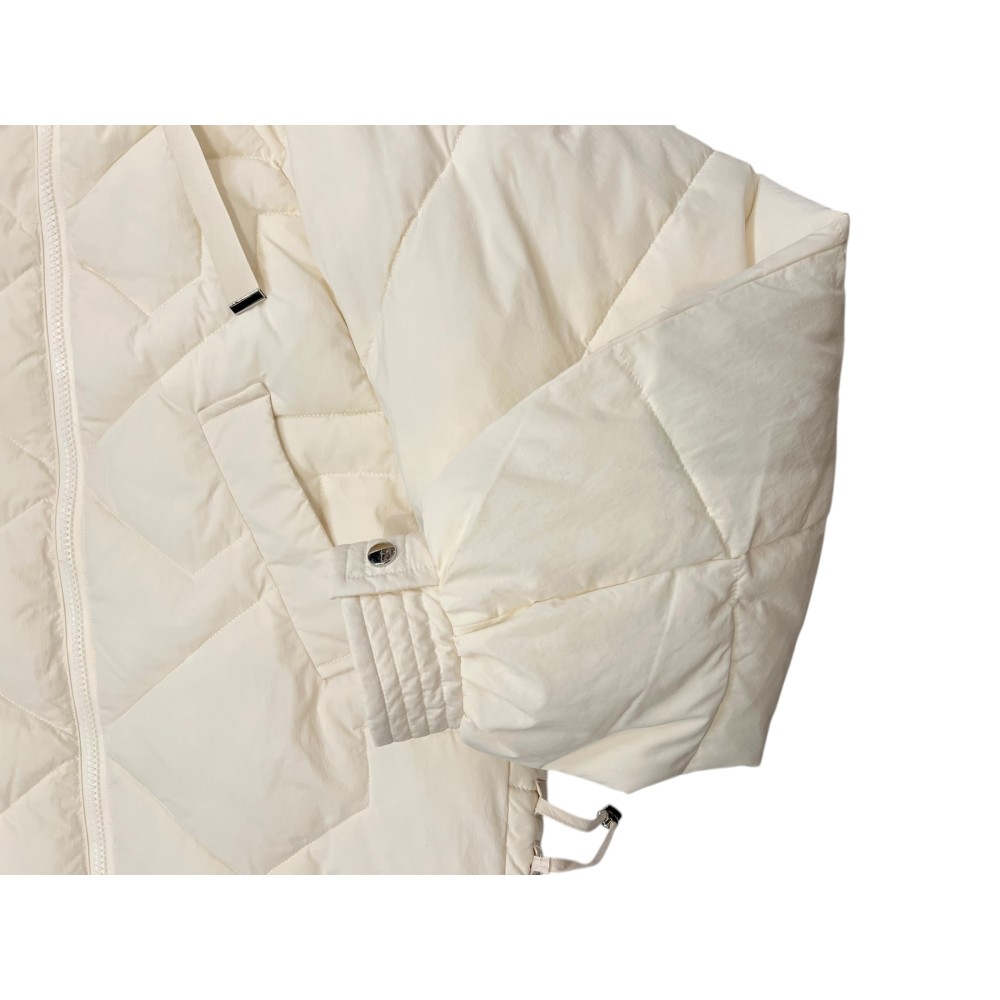 ΜΠΟΥΦΑΝ ΣΕ ΙΒΟΥΑΡ-ΚΡΕΜ ΑΠΟΧΡΩΣΗ, ΚΑΠΙΤΟΝΕ & OVERSIZED ΣΕ ΣΤΥΛ PUFFER ΜΕ ΚΟΥΚΟΥΛΑ & ΤΣΕΠΕΣ  " STYLISHIOUS COLLECTION "