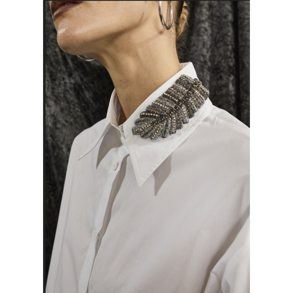 ΠΟΥΚΑΜΙΣΟ ΛΕΥΚΟ, OVERSIZED ΜΕ ΧΕΙΡΟΠΟΙΗΤΟ ΜΟΤΙΦ ΚΕΝΤΗΜΕΝΟ ΜΕ ΚΡΥΣΤΑΛΛΑ ΣΤΟΝ ΓΙΑΚΑ "STYLISHIOUS COLLECTION"