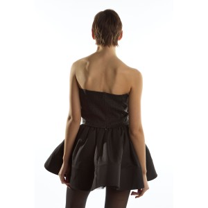 ΦΟΥΣΤΑ ΜΙΝΙ, ΜΑΥΡΗ,  ΑΠΟ ΣΤΑΘΕΡΟ ΣΑΤΕΝ ΥΦΑΣΜΑ ΜΕ ΕΝΣΩΜΑΤΩΜΕΝΟ ΦΟΥΡΩ "STYLISHIOUS COLLECTION""