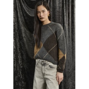 SWEATER IN EARTHY TONES DIAMOND PATTERN, EXTRA SOFT & WARM MOHAIR FABRIC WITH GOLD THREAD " STYLISHIOUS COLLECTION "