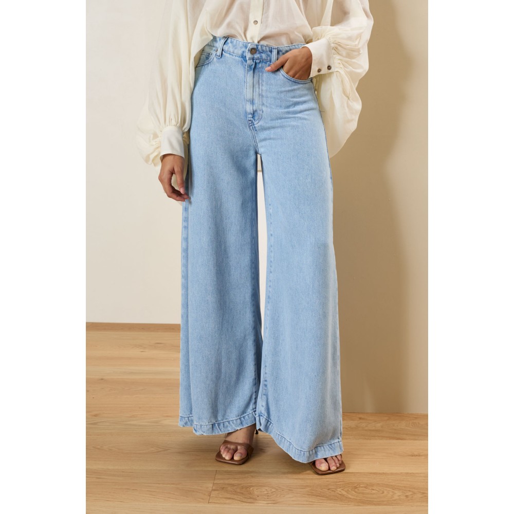 ΠΑΝΤΕΛΟΝΙ ΤΖHΝ ΣΕ ΑΝΟΙΧΤΟ ΜΠΛΕ, ΨΗΛΟΜΕΣΟ ΣΕ ΙΣΙΑ ΓΡΑΜΜΗ ΜΕ ΤΣΕΠΕΣ "STYLISHIOUS COLLECTION"