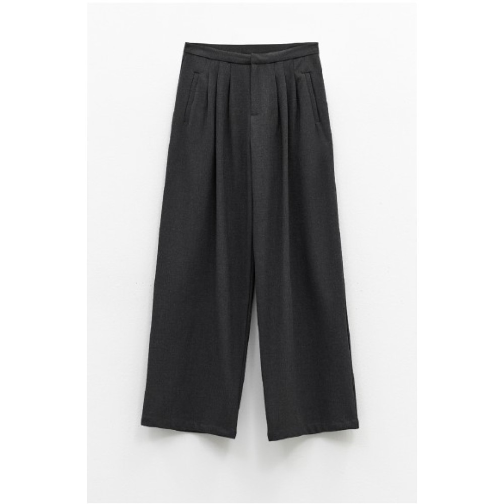 ΠΑΝΤΕΛΟΝΙ ΣΚΟΥΡΟ ΓΚΡΙ ΣΕ IΣΙΑ ,ΑΝΔΡΙΚΗ ΓΡΑΜΜΗ ΜΕ ΠΙΕΤΕΣ ΕΜΠΡΟΣ ΚΑΙ ΤΣΕΠΕΣ "STYLISHIOUS COLLECTION"